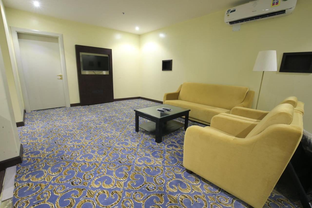 Rollins Hotel Buraydah Exterior foto