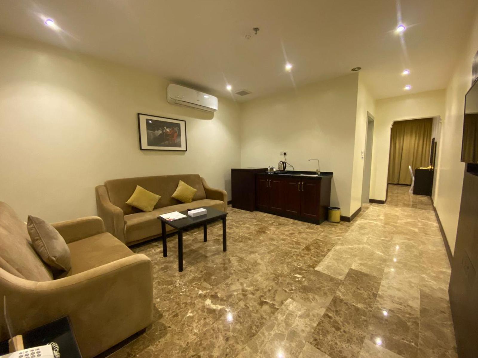 Rollins Hotel Buraydah Exterior foto